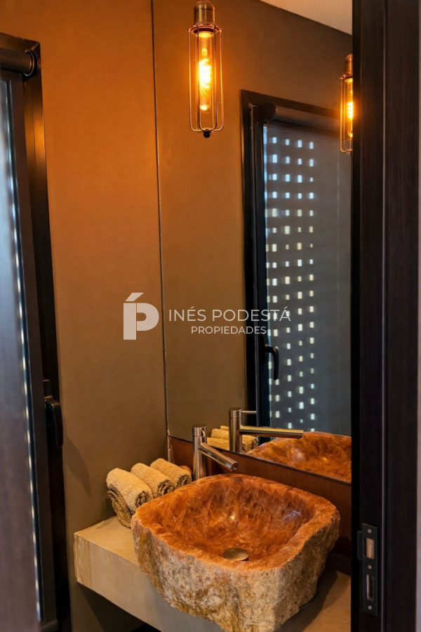 Casa ID.41914 - Venta propiedad moderna con 2 suites y dependencia de servicio