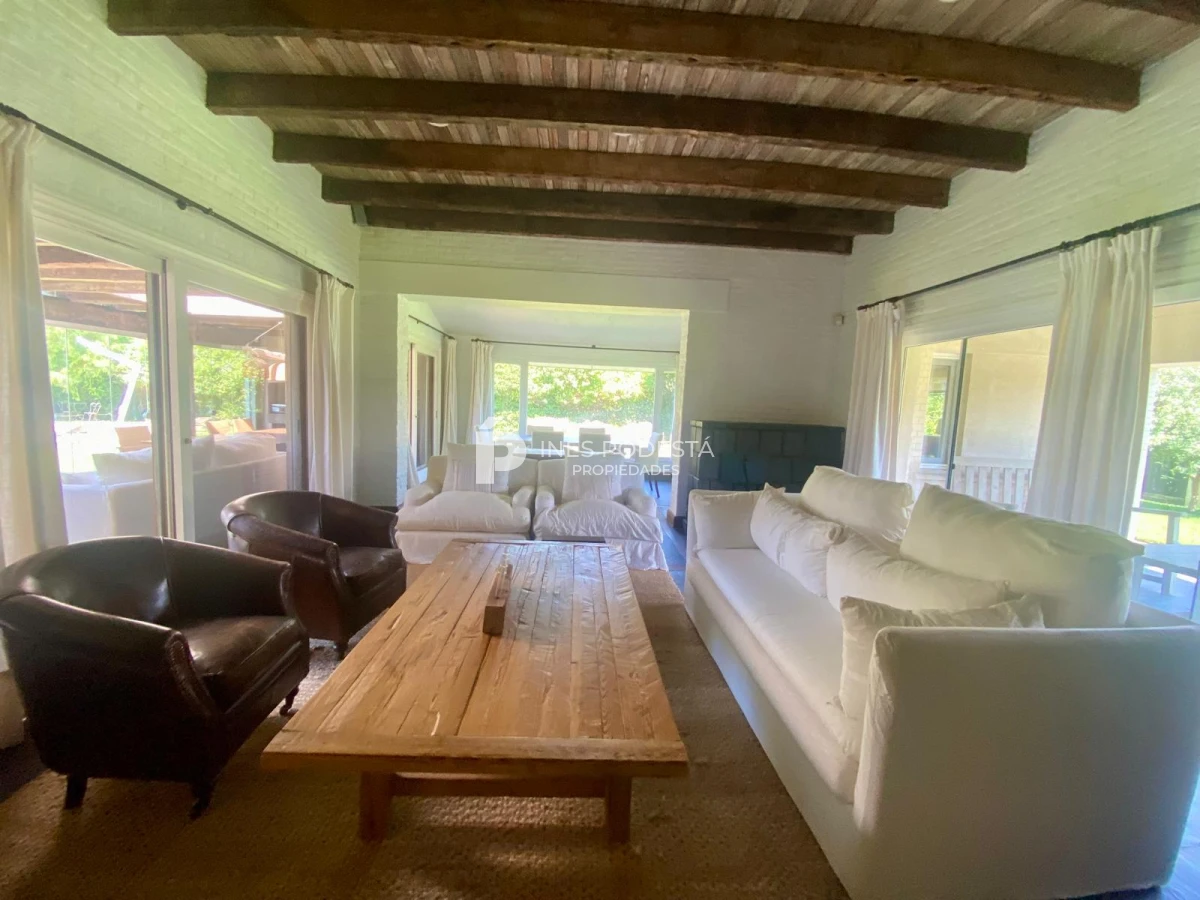 Casa ID.41257 - Alquiler 4 dormitorios y dependencia de servicio con piscina