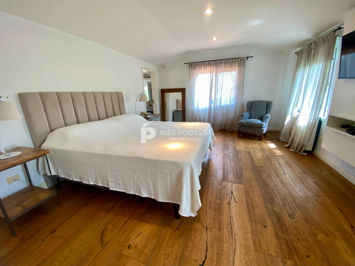 Casa ID.41257 - Alquiler 4 dormitorios y dependencia de servicio con piscina