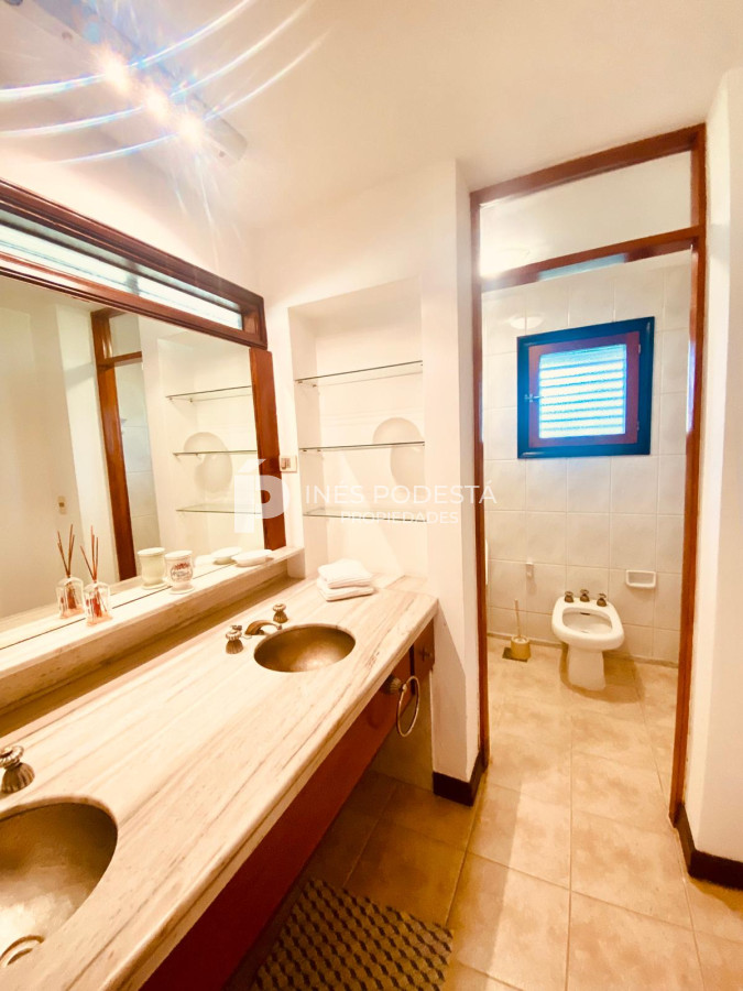 Casa ID.39062 - Alquiler y venta en mansa con 7 dormitorios