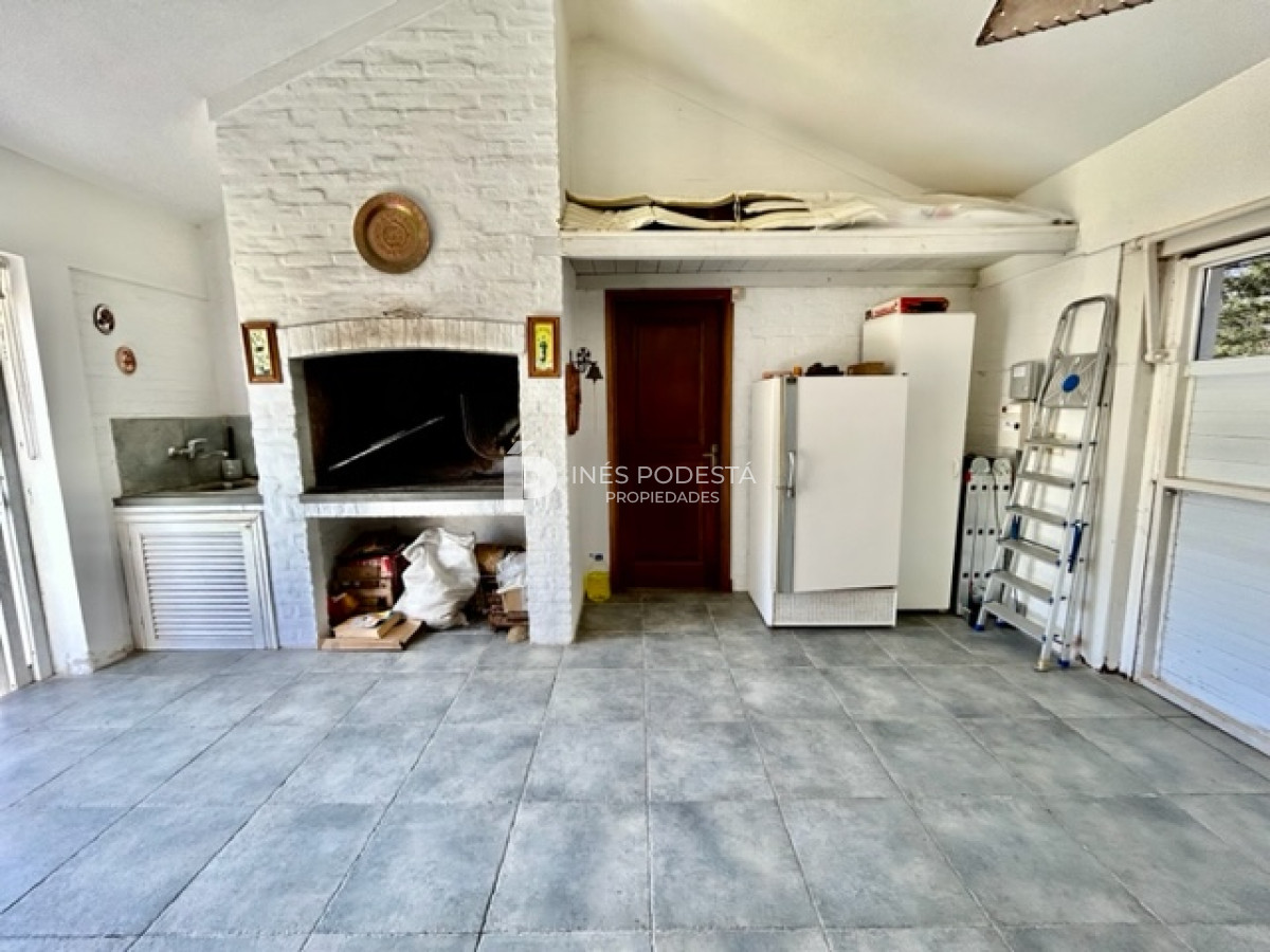 Casa ID.916 - Mansa, excelente ubicación con 4 dormitorios y 3 baños