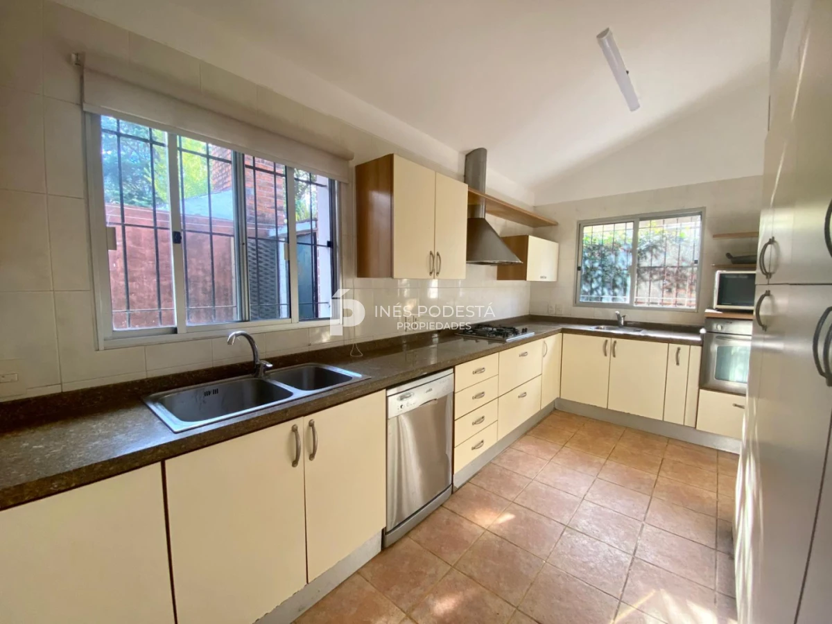 Casa ID.4647 - Venta casa con 4 dormitorios Punta del Este