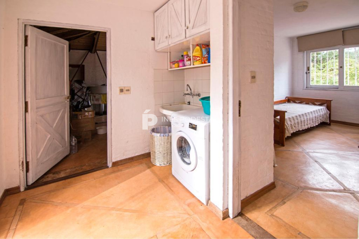 Casa ID.39397 - Casa en venta Burnett 4 dormitorios con piscina