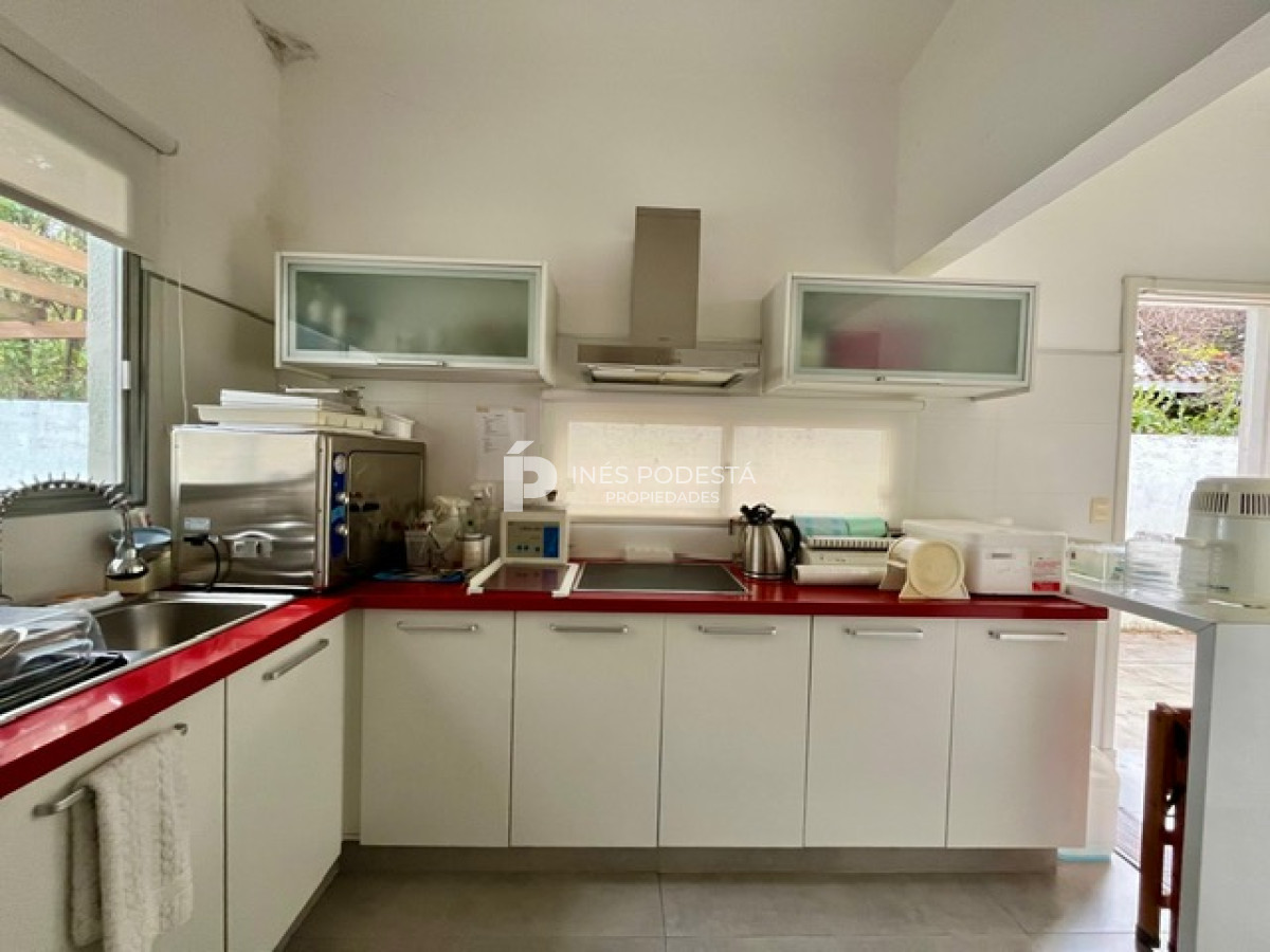 Casa ID.41572 - Venta casa sobre Br. Artigas con 4 dormitorios