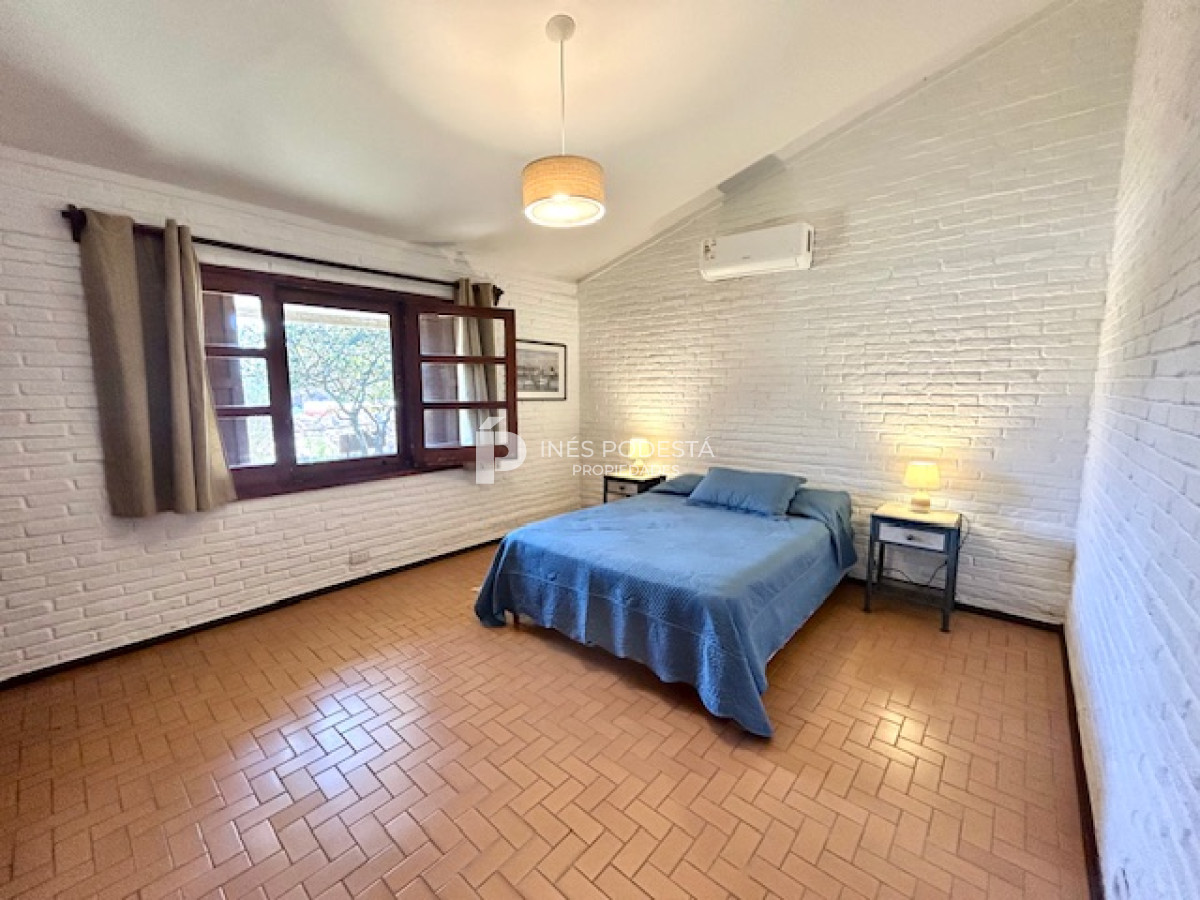 Casa ID.41694 - Alquiler mansa 3 dormitorios y dependencia de servicio con pisicna