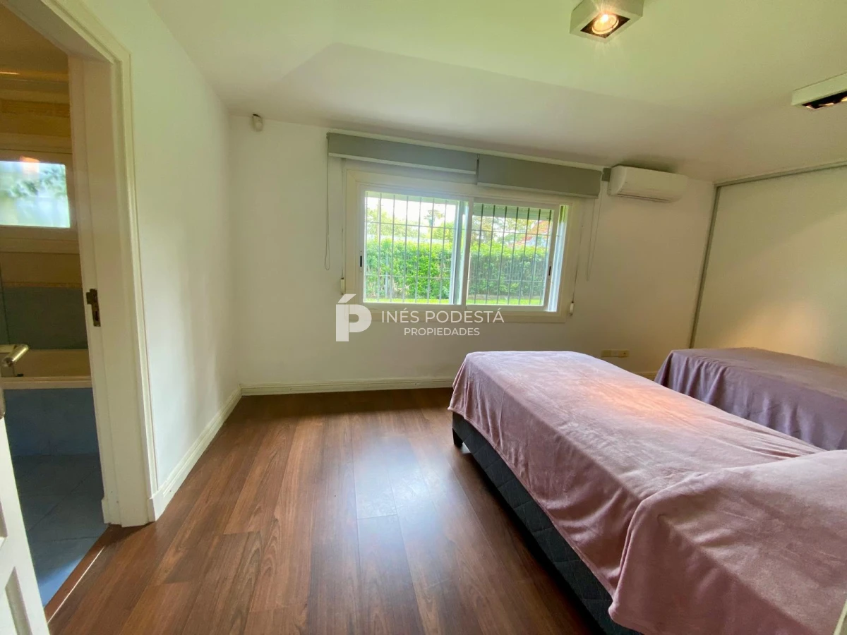 Casa ID.41257 - Alquiler 4 dormitorios y dependencia de servicio con piscina