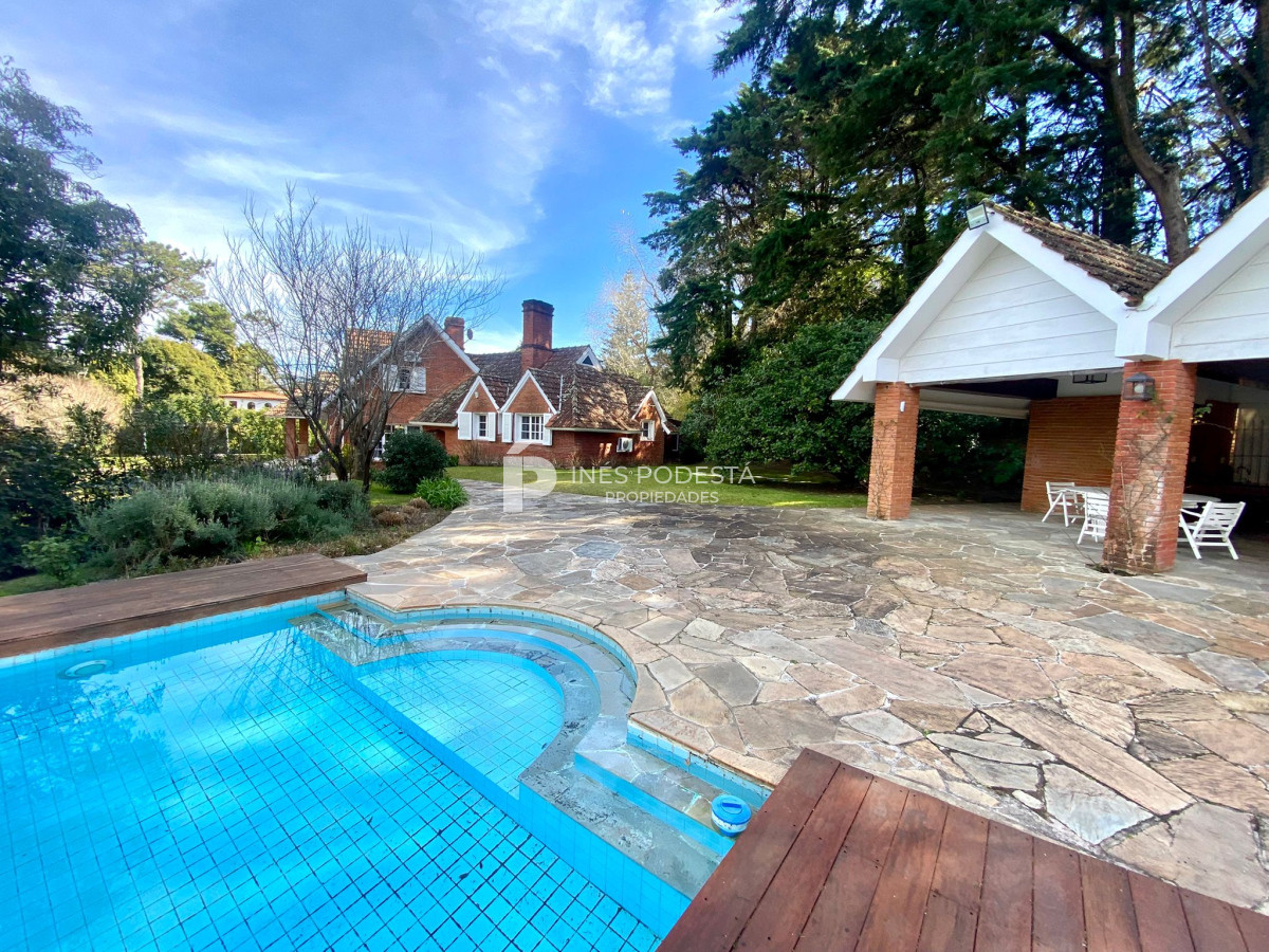 Casa ID.37941 - Casa en Venta Punta del Este 5 dormitorios Golf