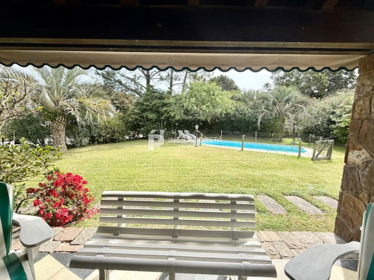 Casa ID.41747 - Venta 7 dormitorios, 8 baños  más dependencias de servicio