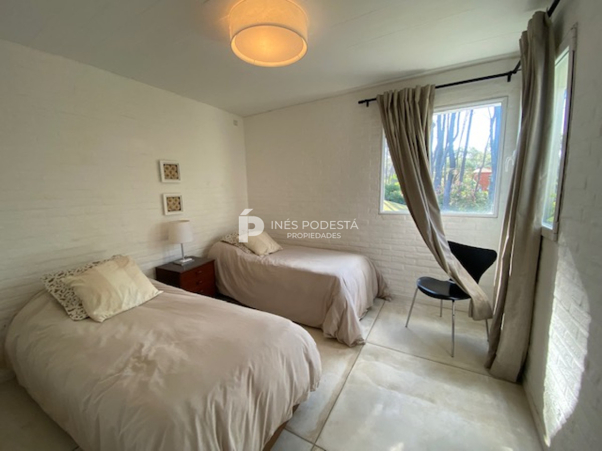 Casa ID.37277 - LAGUNA BLANCA  5 dorm más dependencia de servicio