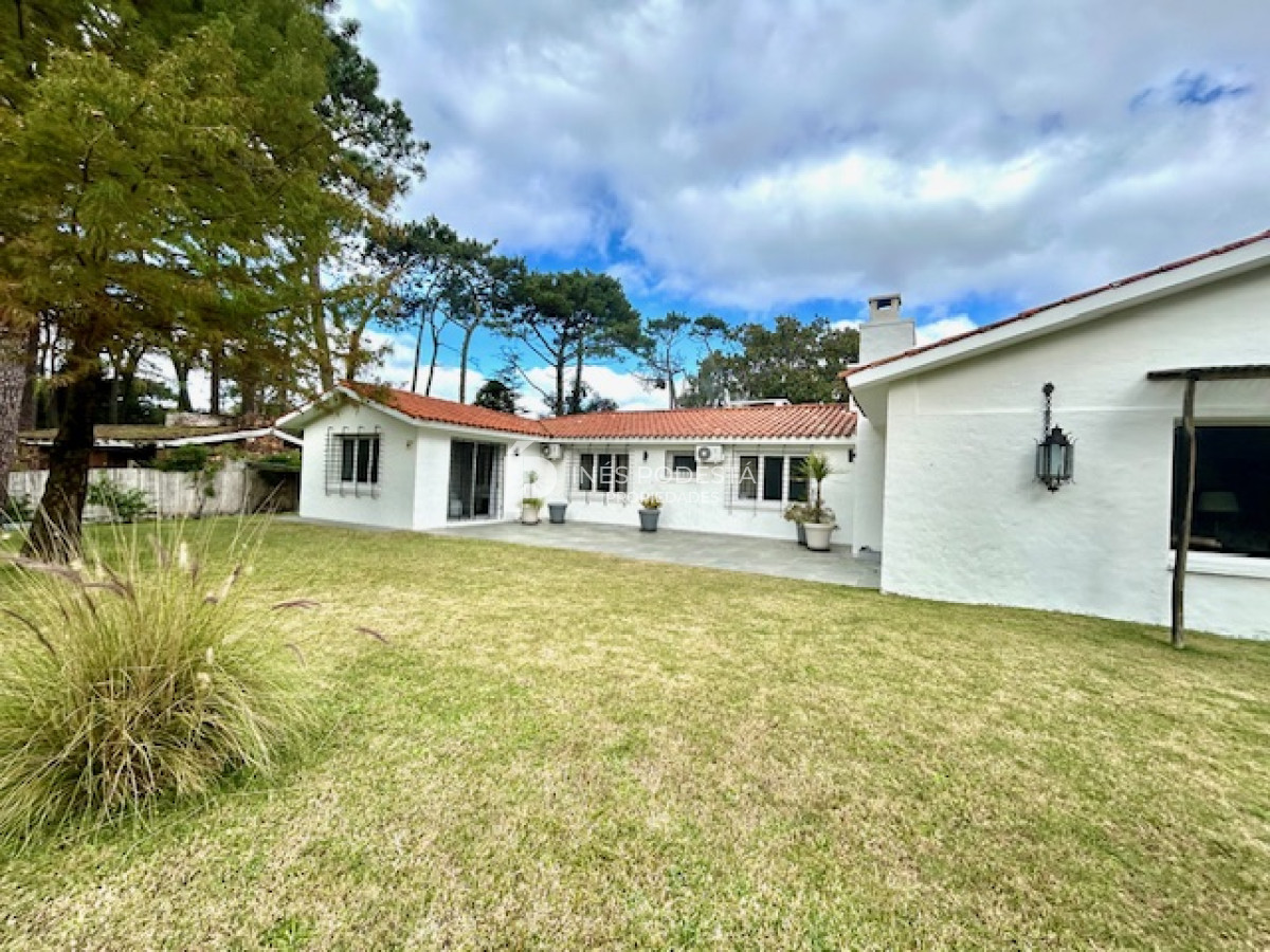 Casa ID.40762 - Venta en mansa con 4 dormitorios más 2 dormitorios exteriores