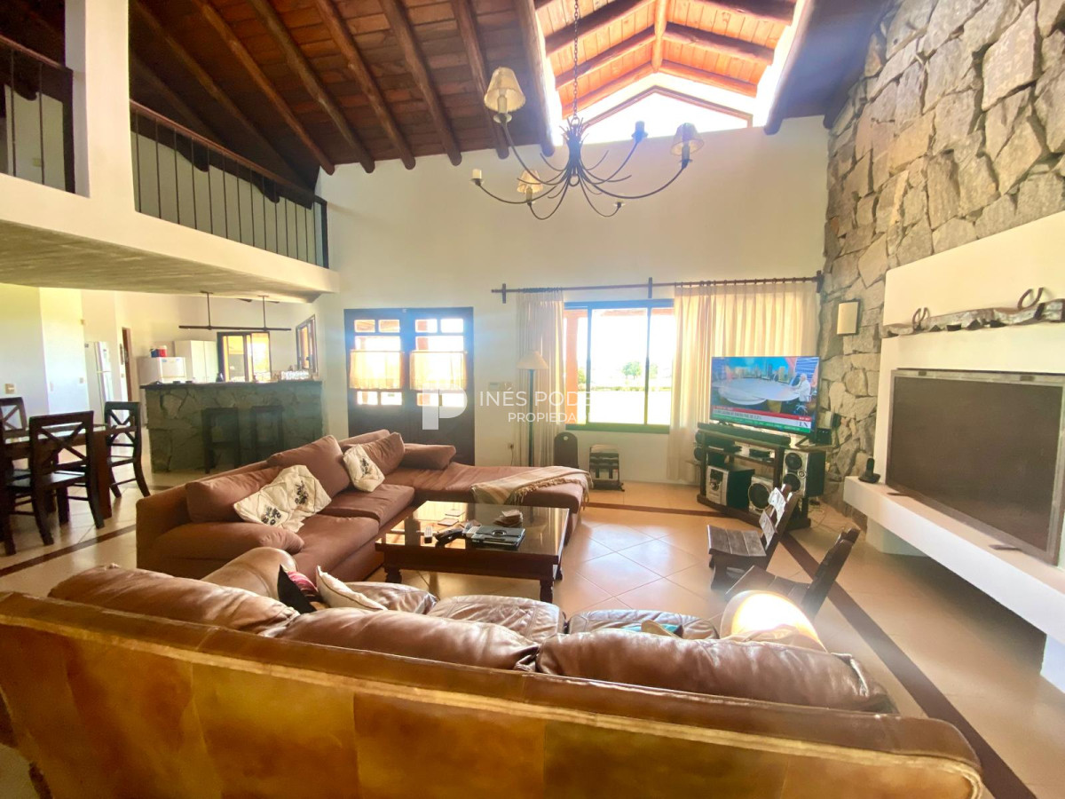 Casa ID.7337 - CASA EN VENTA EN BARRIO PRIVADO EL QUIJOTE 