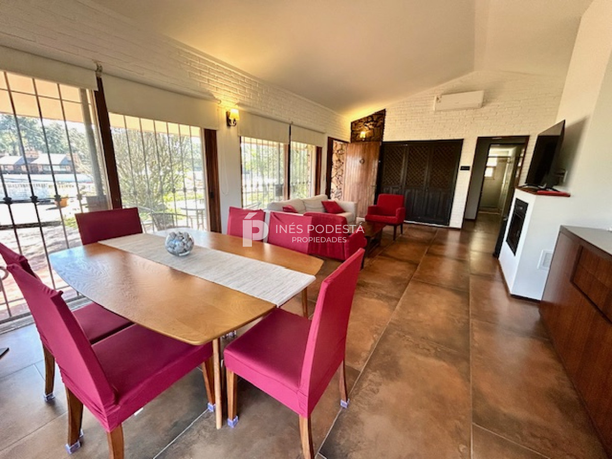 Casa ID.41694 - Alquiler mansa 3 dormitorios y dependencia de servicio con pisicna