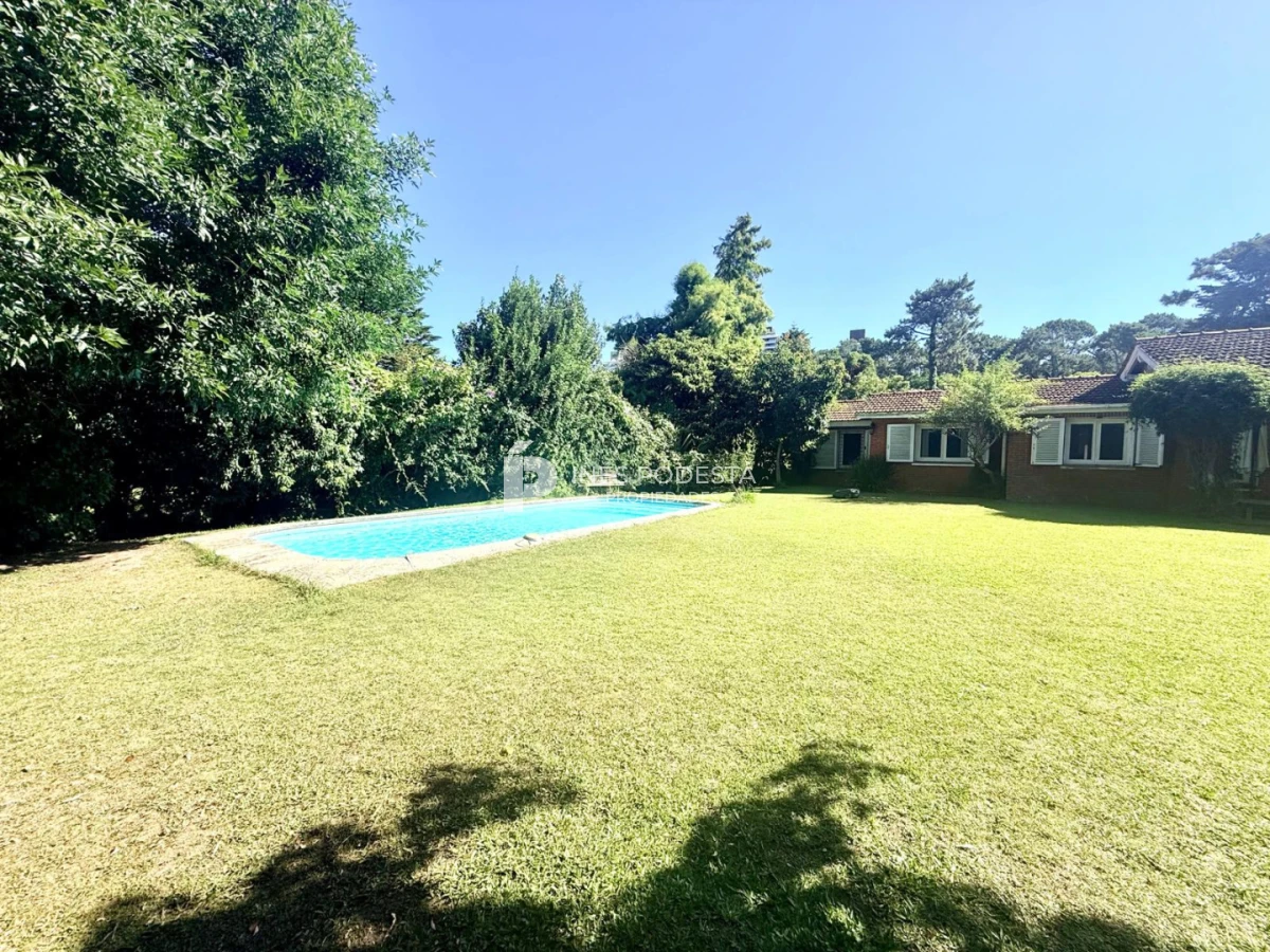 Casa ID.4647 - Venta casa con 4 dormitorios Punta del Este