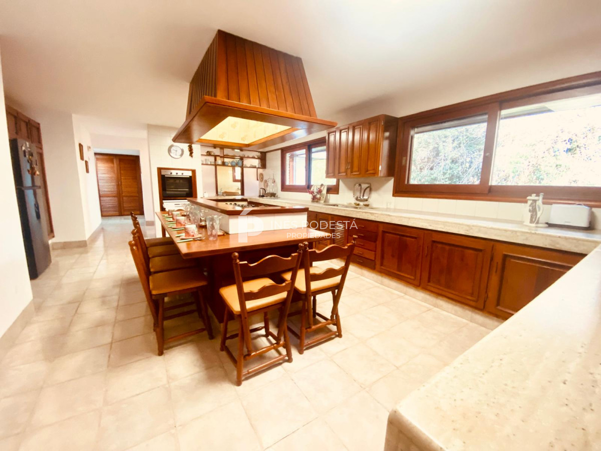 Casa ID.39062 - Alquiler y venta en mansa con 7 dormitorios