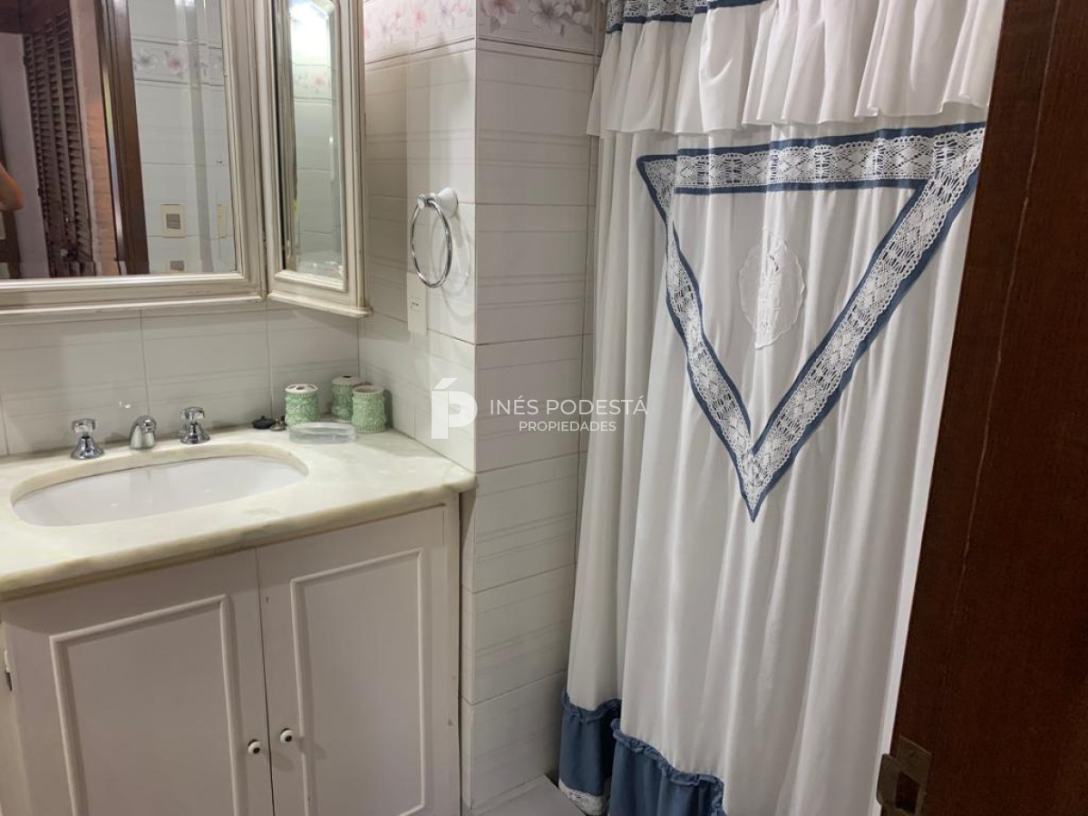 Casa ID.830 - Venta en Mansa 4 dormitorios y dependencia de servicio