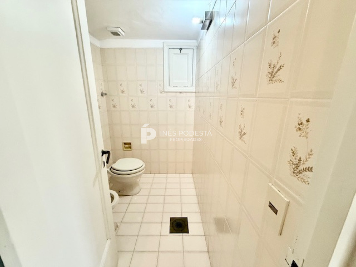 Casa ID.41747 - Venta 7 dormitorios, 8 baños  más dependencias de servicio