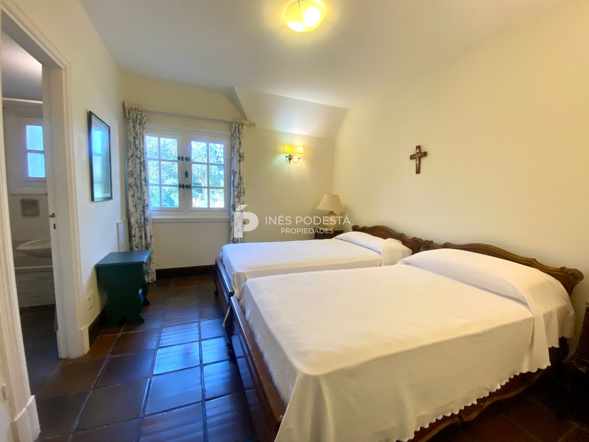Casa ID.37941 - Casa en Venta Punta del Este 5 dormitorios Golf