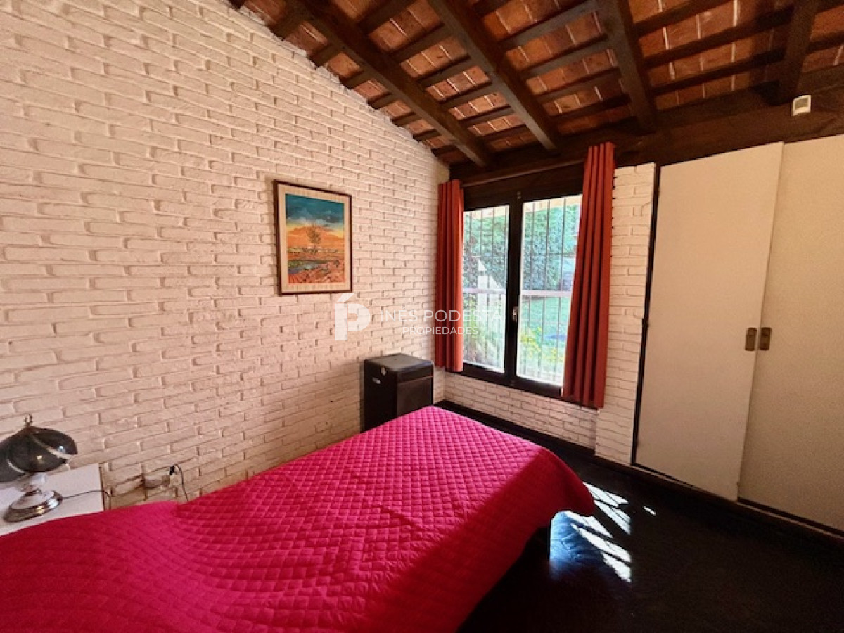 Casa ID.7039 - Venta casa de 3 dormitorios y dependencia de servicio