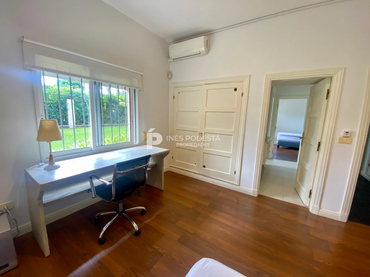Casa ID.41257 - Alquiler 4 dormitorios y dependencia de servicio con piscina