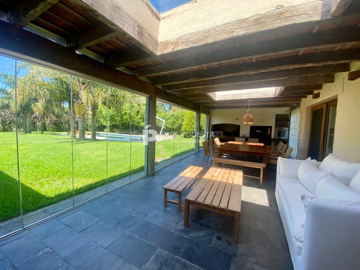 Casa ID.41257 - Alquiler 4 dormitorios y dependencia de servicio con piscina