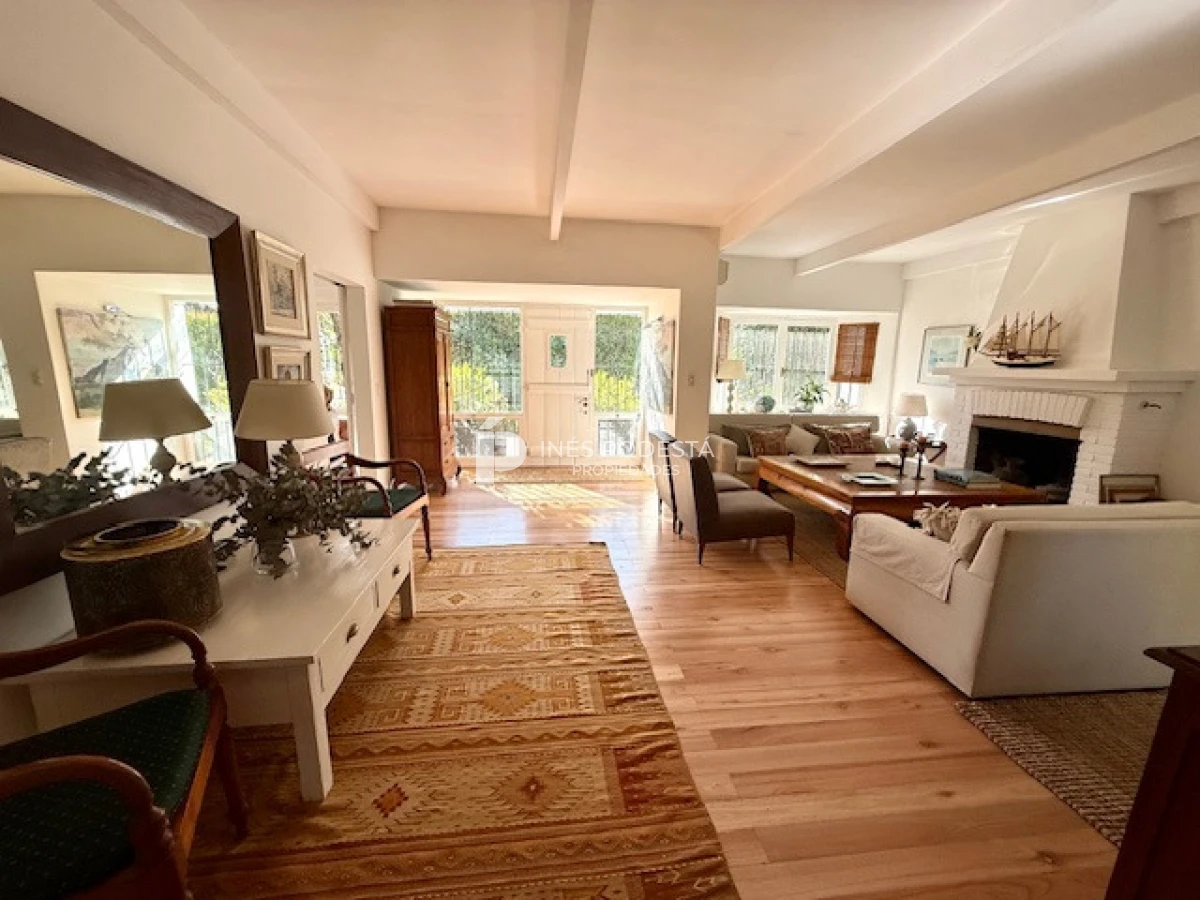 Casa ID.2112 - Alquiler en mansa 4 dormitorios y 3 baños 