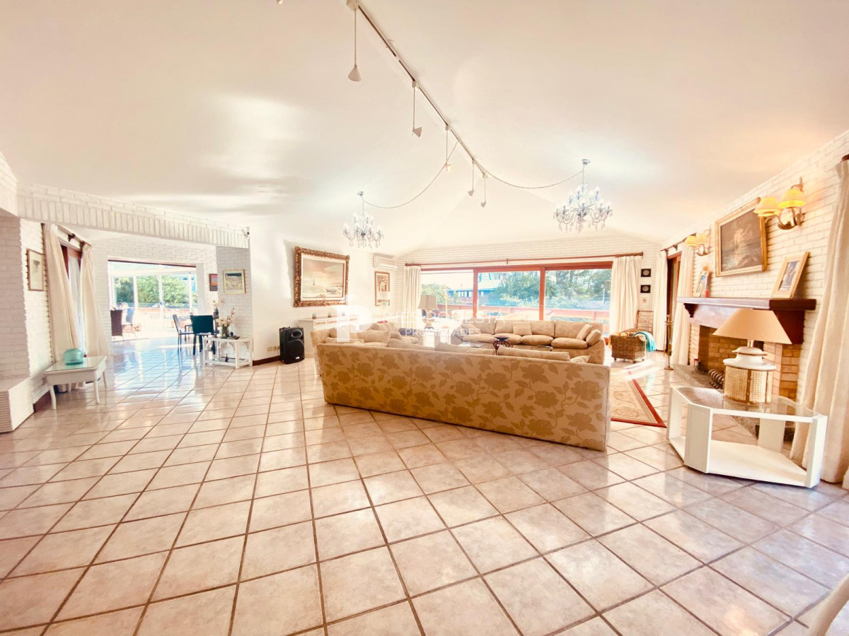 Casa ID.39062 - Alquiler y venta en mansa con 7 dormitorios