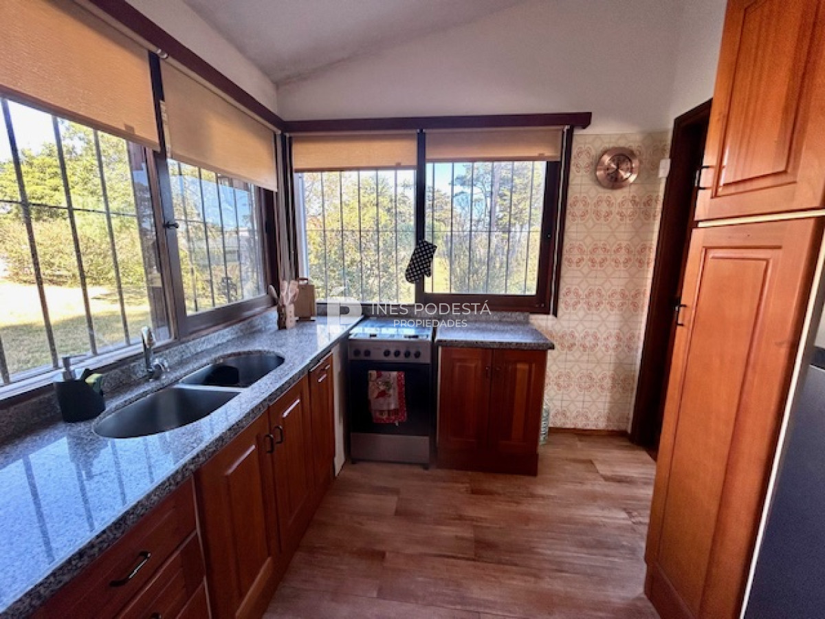 Casa ID.41694 - Alquiler mansa 3 dormitorios y dependencia de servicio con pisicna