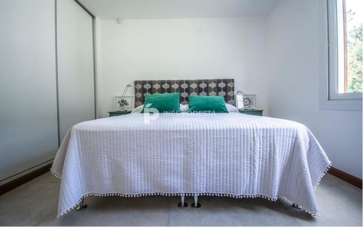 Casa ID.8678 - Alquiler 4 dormitorios y dependencia de servicio con piscina