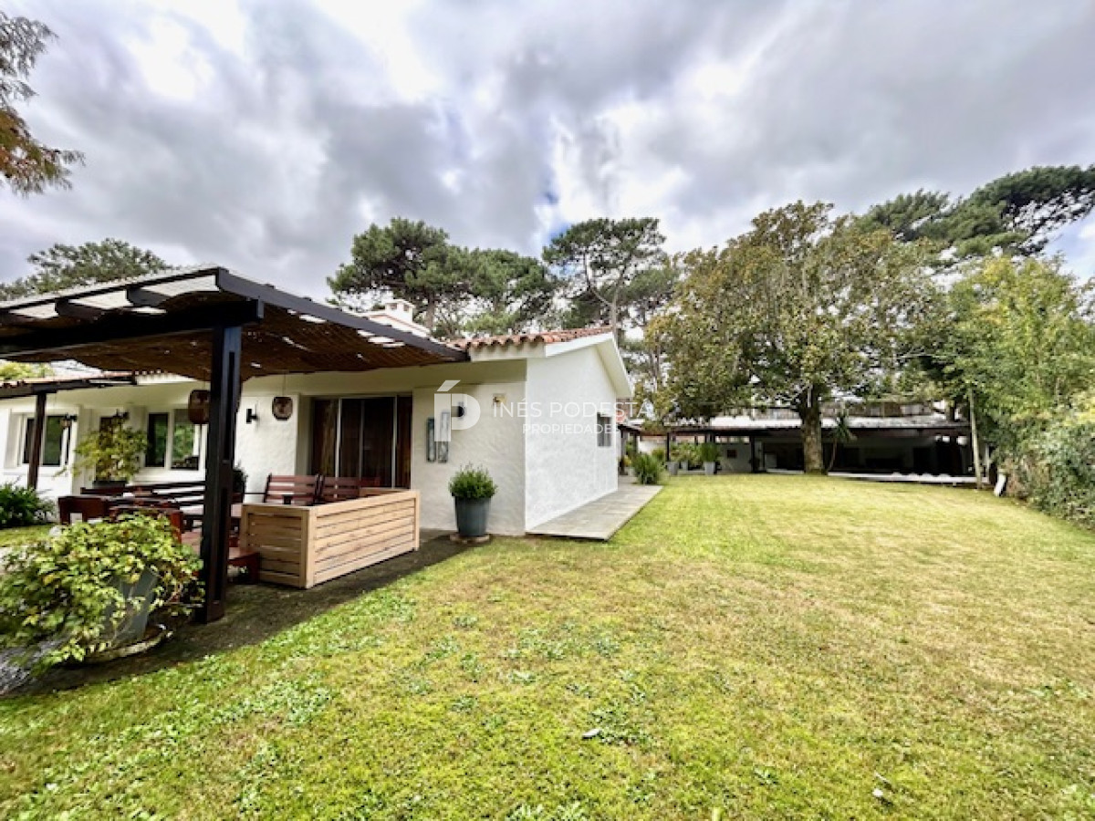 Casa ID.40762 - Venta en mansa con 4 dormitorios más 2 dormitorios exteriores