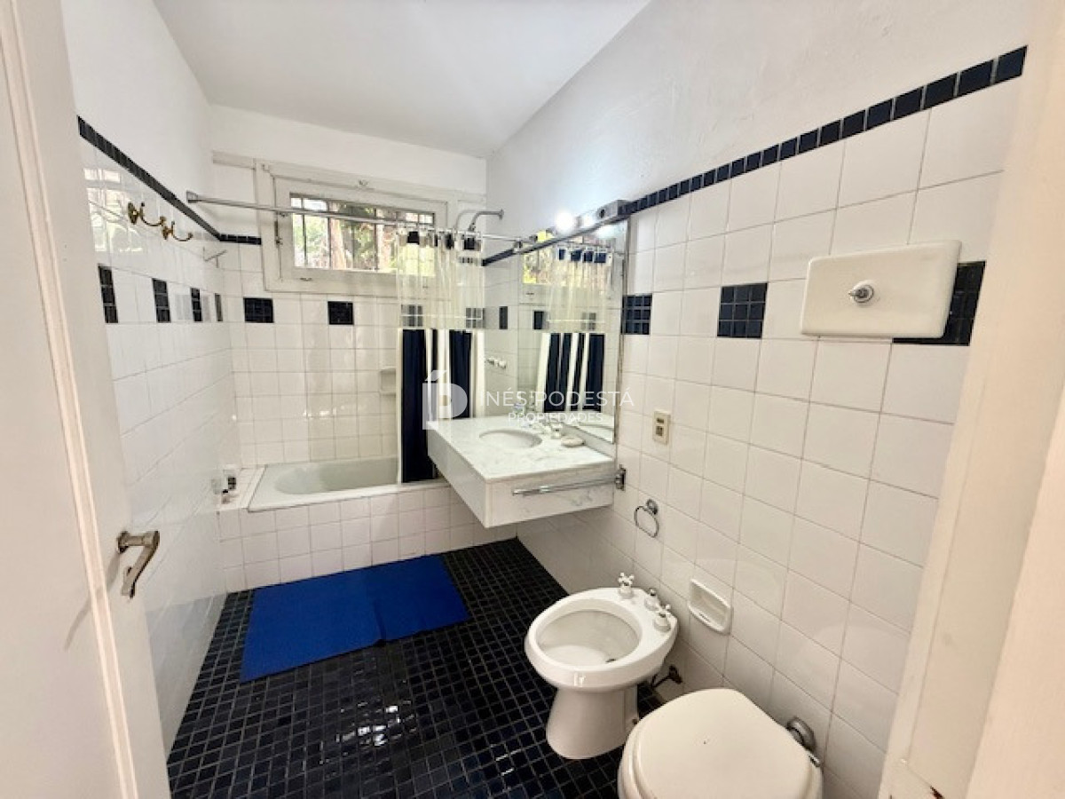 Casa ID.41747 - Venta 7 dormitorios, 8 baños  más dependencias de servicio