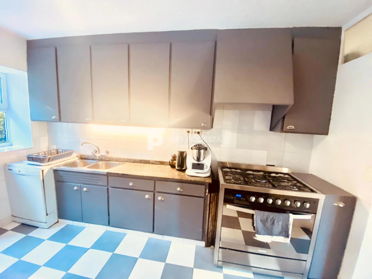Casa ID.2112 - Alquiler en mansa 4 dormitorios y 3 baños 