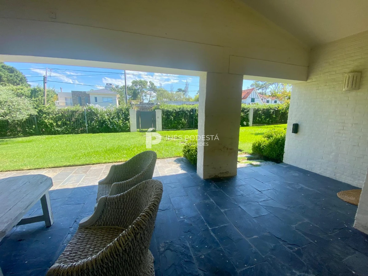Casa ID.41257 - Alquiler 4 dormitorios y dependencia de servicio con piscina