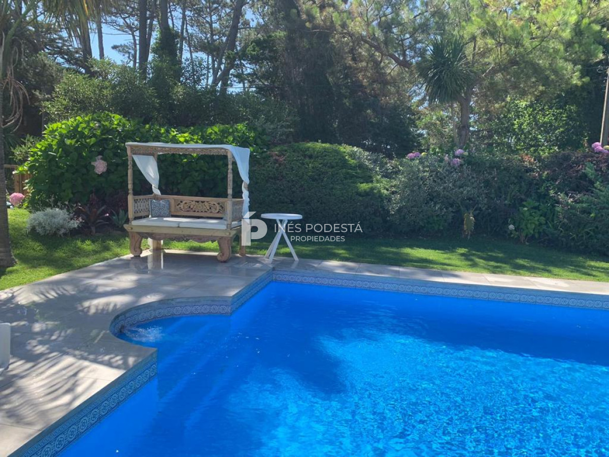 Casa ID.40186 - ALQUILER MANSA CON 4 DORMITORIOS Y 3 BAÑOS,  PILETA CLIMATIZADA