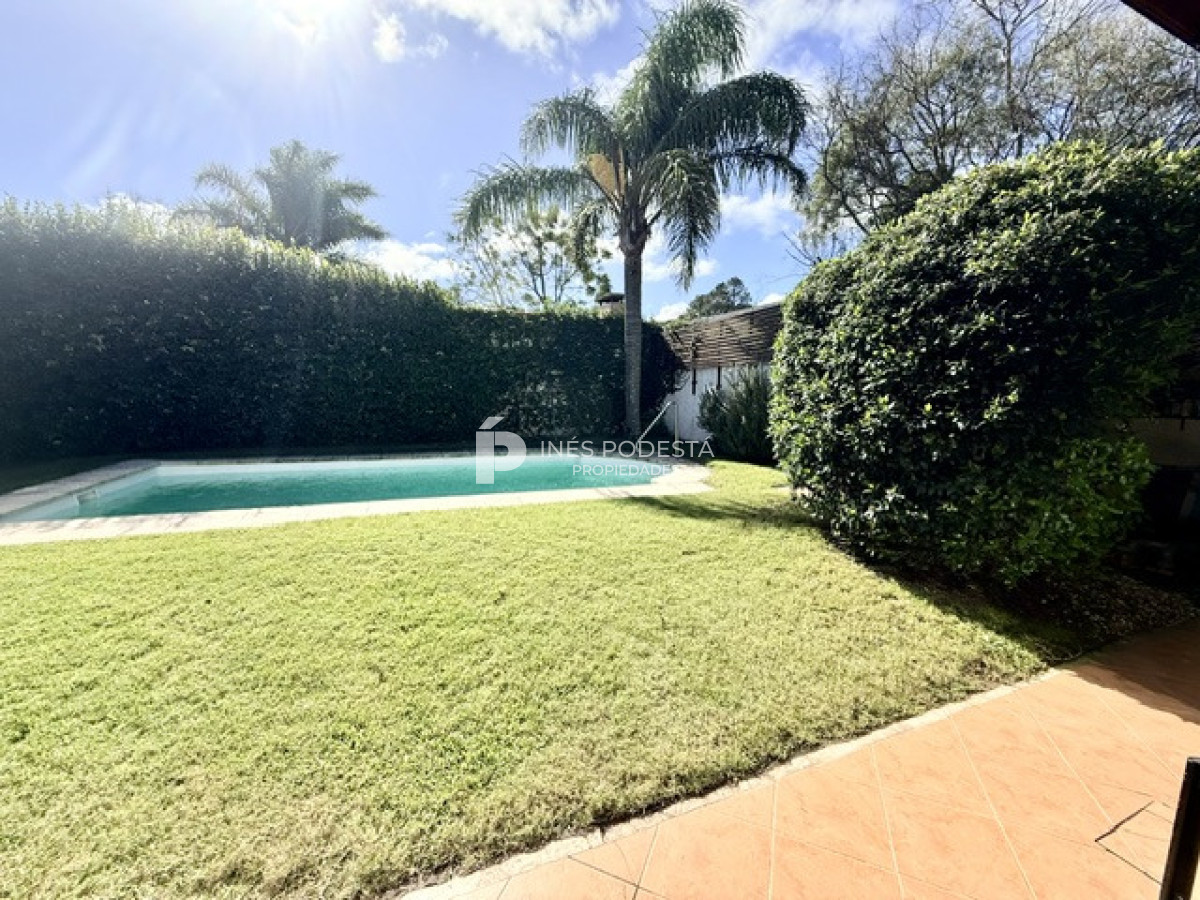 Casa ID.230 - Venta casa con 3 dormitorios y medio con piscina