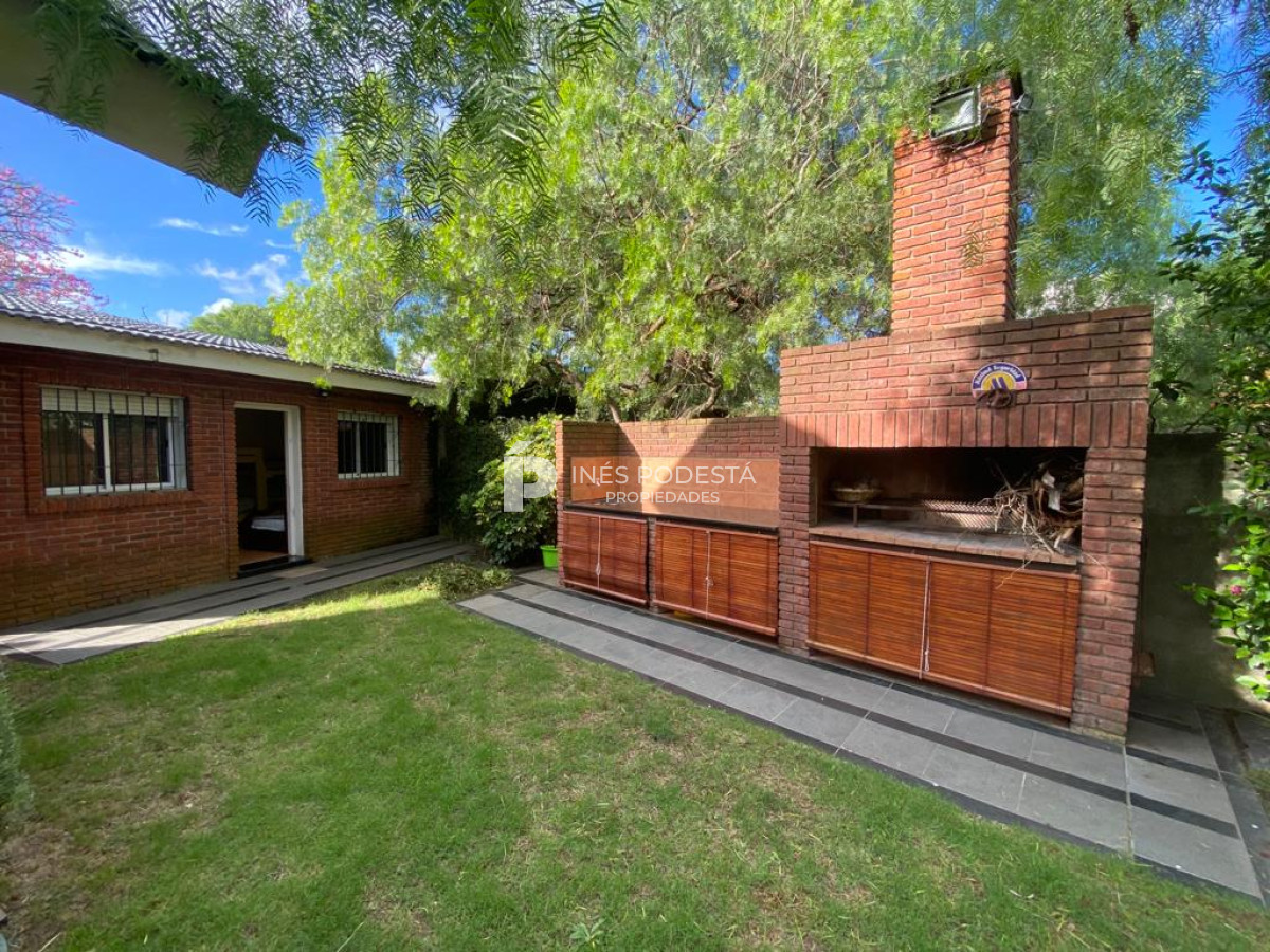 Casa ID.6240 - Alquiler en Mansa  4 dormitorios y dependencia de servicio