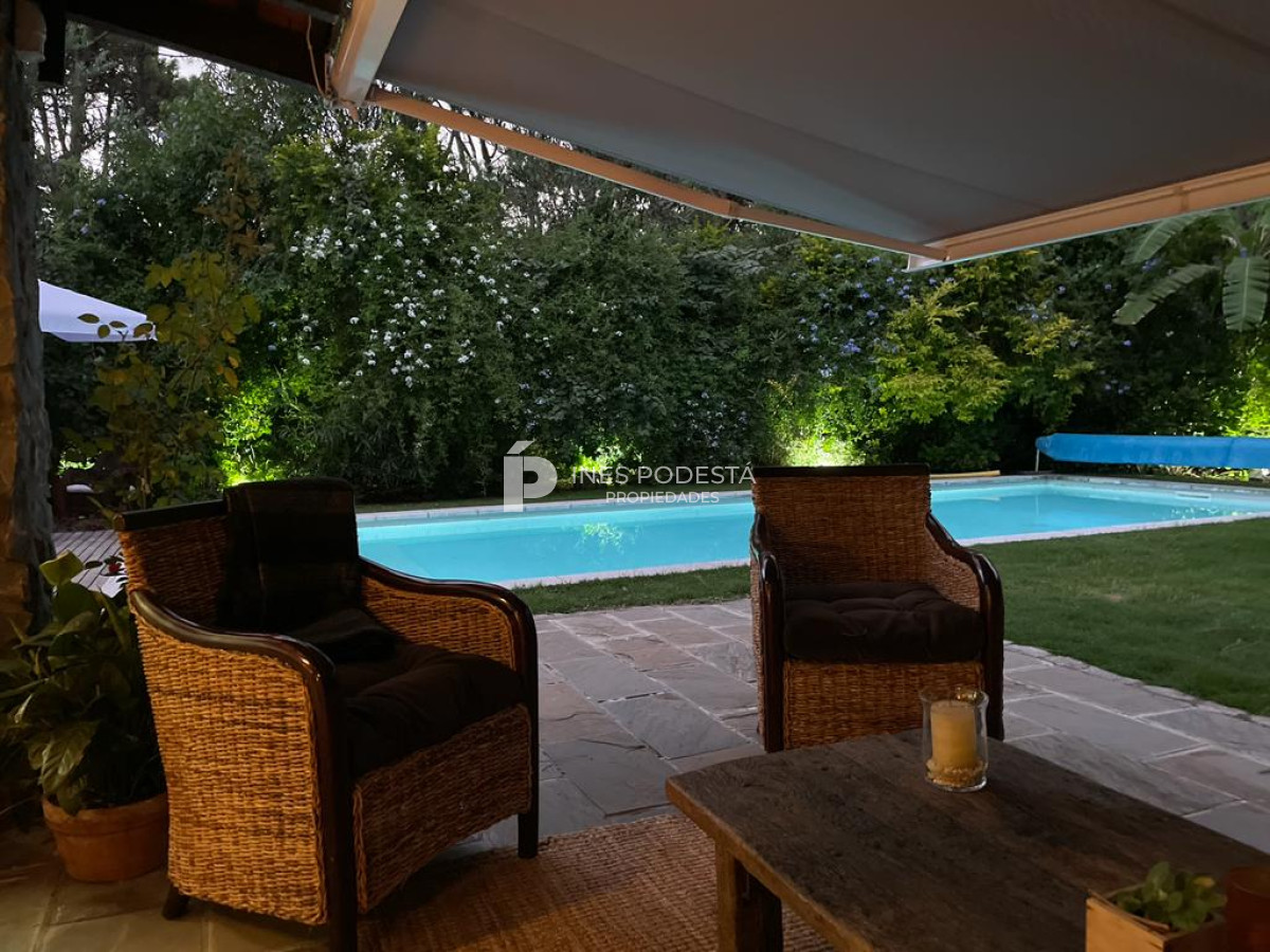 Casa ID.38549 - Casa en Venta 4 dormitorios y 3 baños en Club del Lago