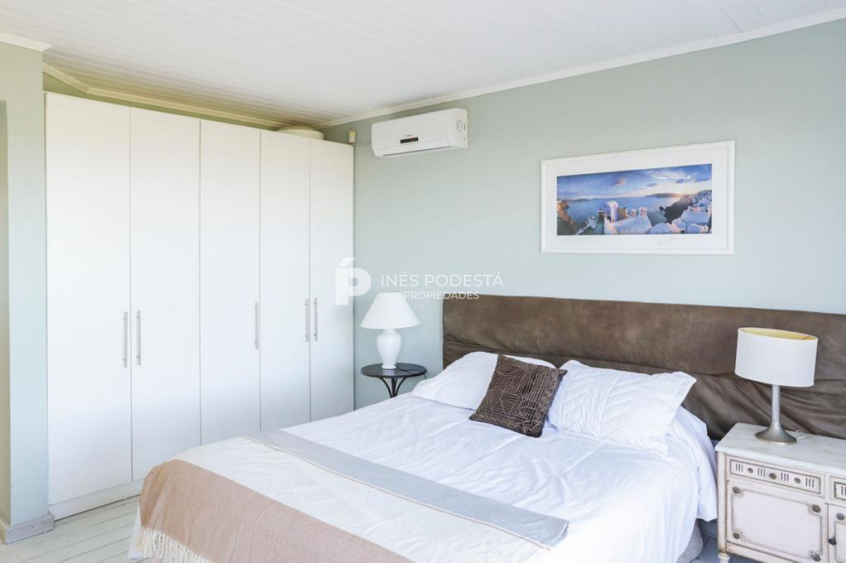 Casa ID.6435 - Venta casa con 5 dormitorios más dependencia de servicio