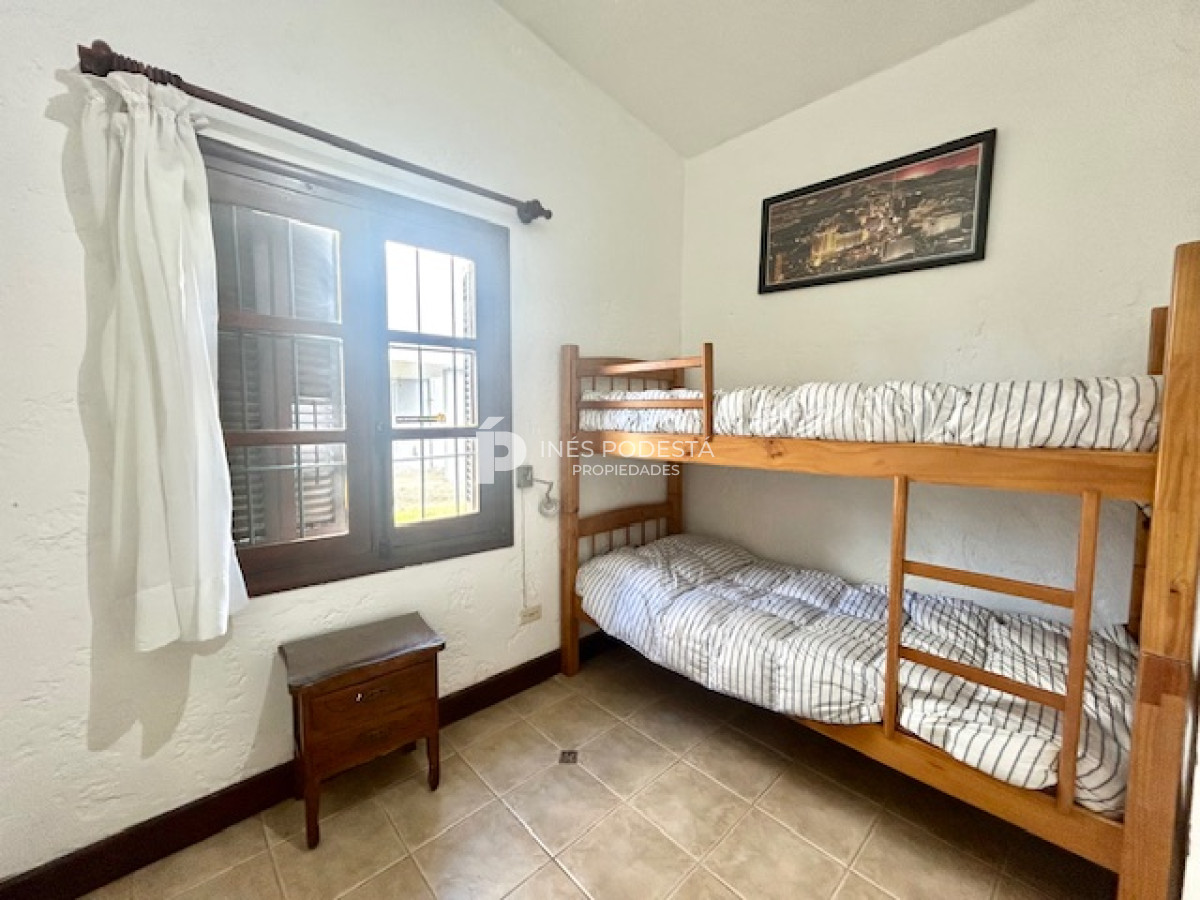 Casa ID.8600 - Alquiler casa 5 dormitorios, 4 baños