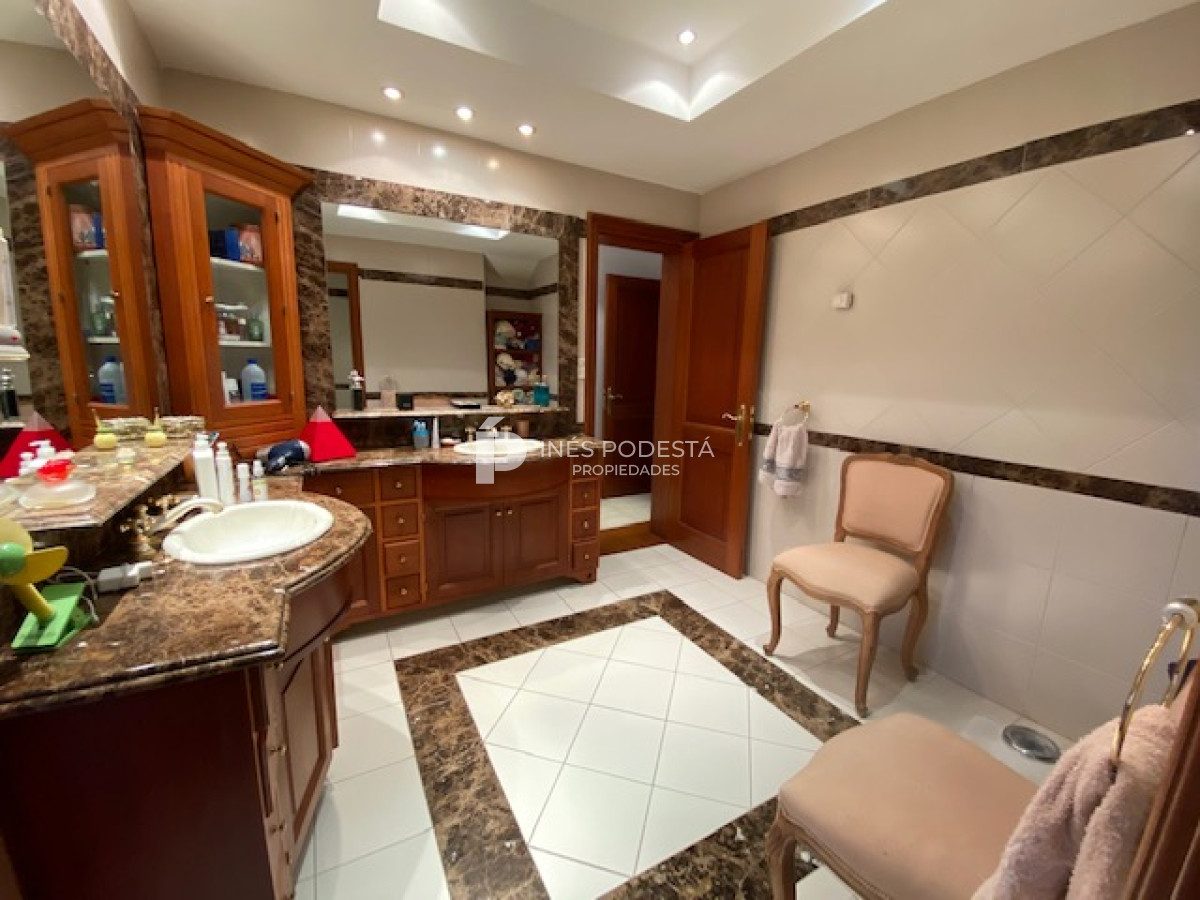 Casa ID.5327 - Venta y alquiler casa con 6 dormitorios a 100 mts mar 