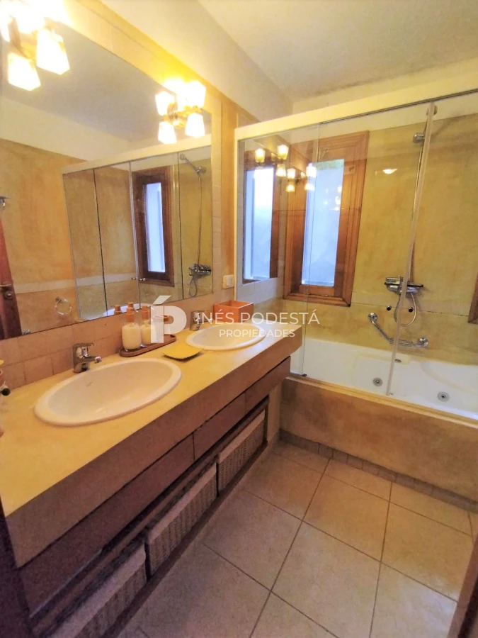 Casa ID.246 - Venta en  San Rafael 4 dormitorios  con piscina
