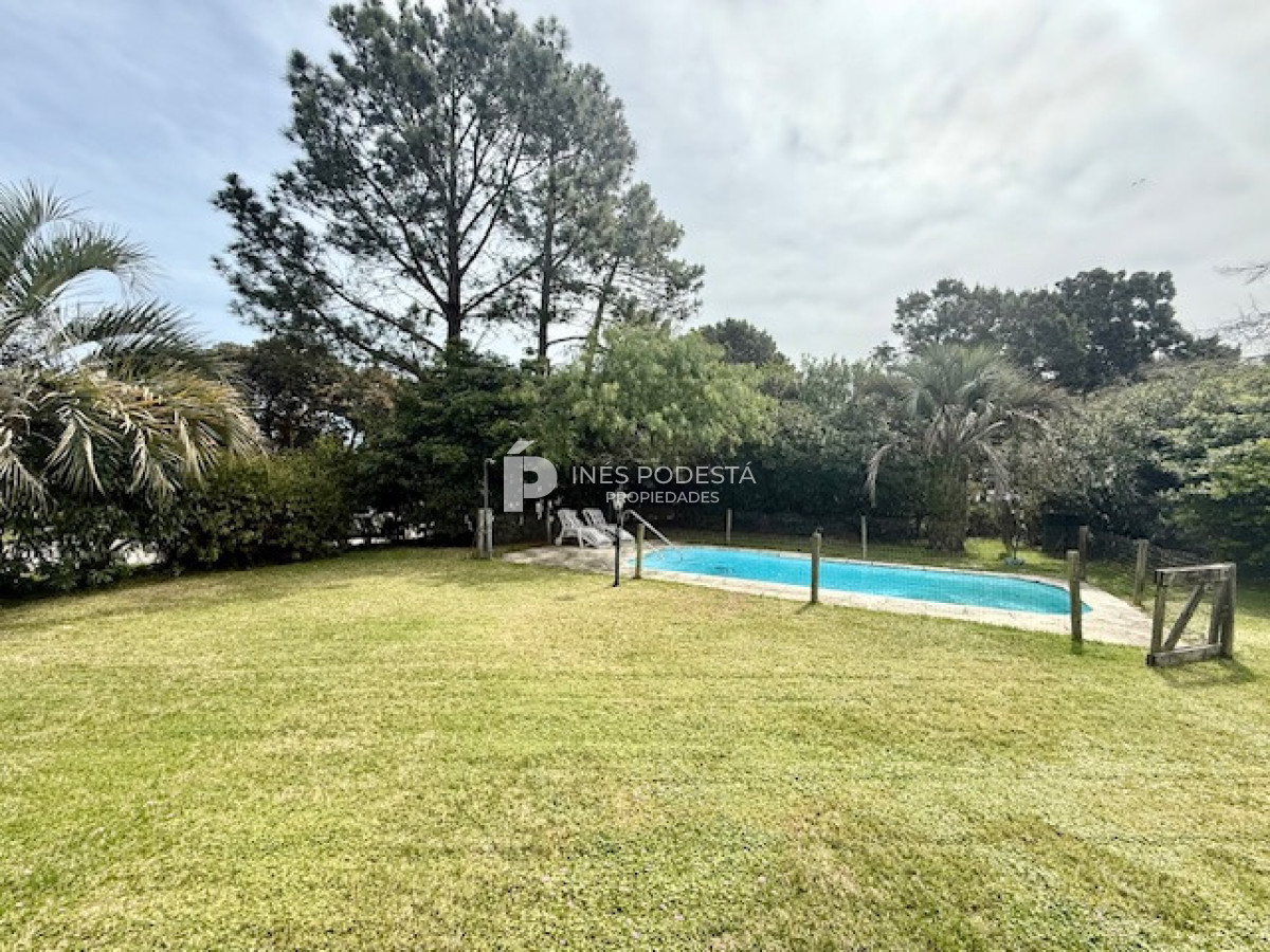 Casa ID.41747 - Venta 7 dormitorios, 8 baños  más dependencias de servicio