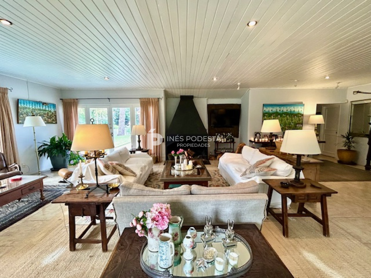 Casa ID.40762 - Venta en mansa con 4 dormitorios más 2 dormitorios exteriores