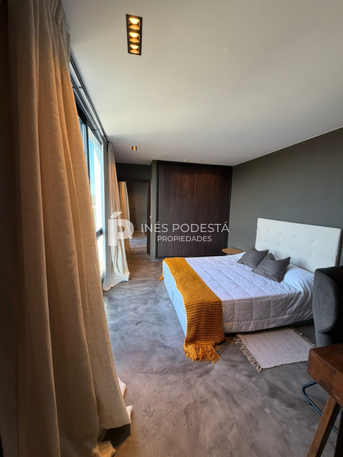 Casa ID.41914 - Venta propiedad moderna con 2 suites y dependencia de servicio
