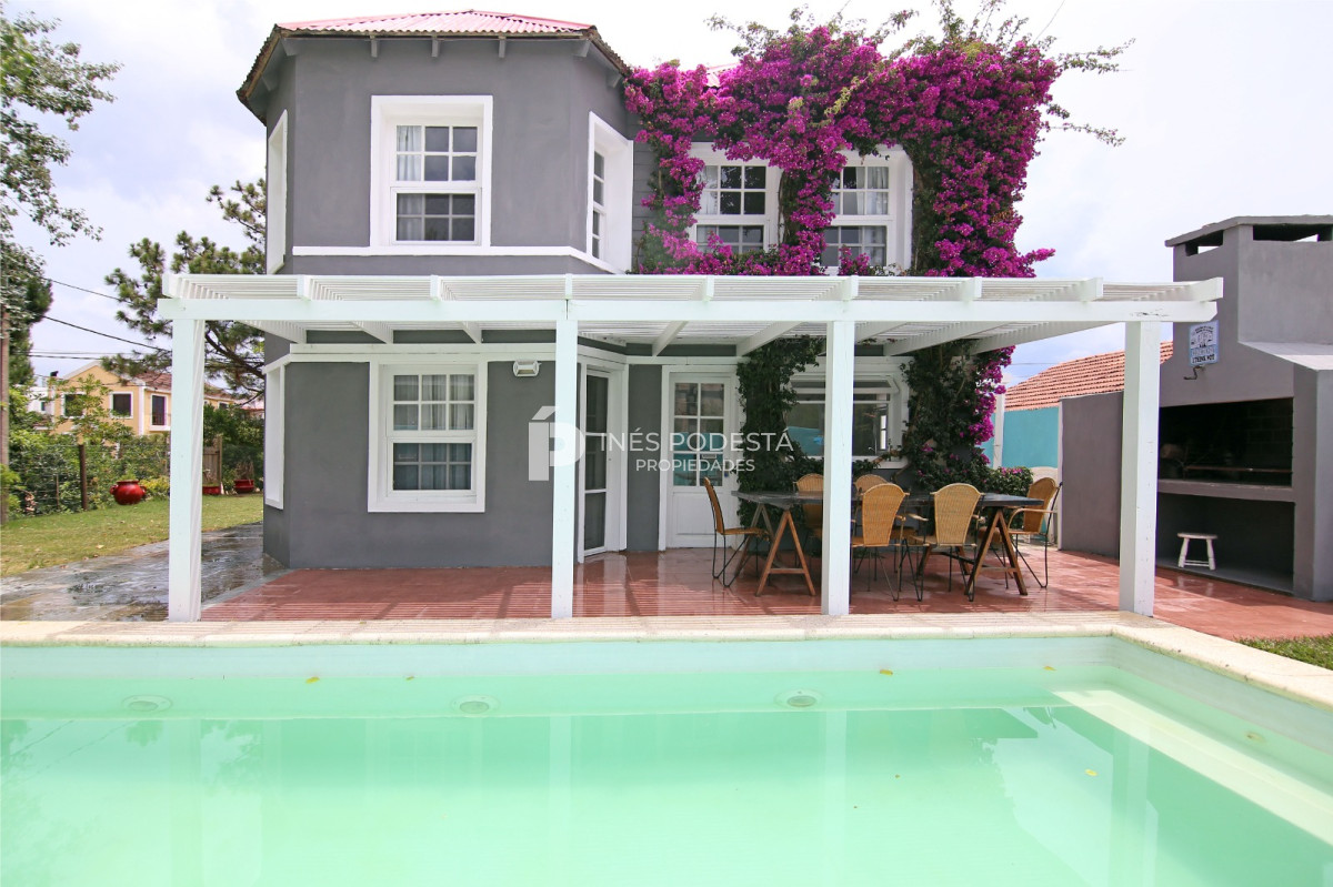 Casa ID.40107 - Venta y Alquiler Casa de 5 dormitorios en la BARRA 