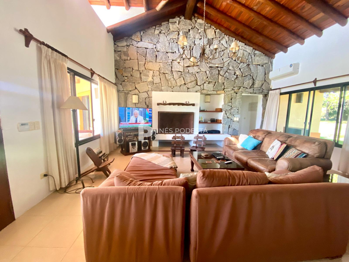 Casa ID.7337 - CASA EN VENTA EN BARRIO PRIVADO EL QUIJOTE 