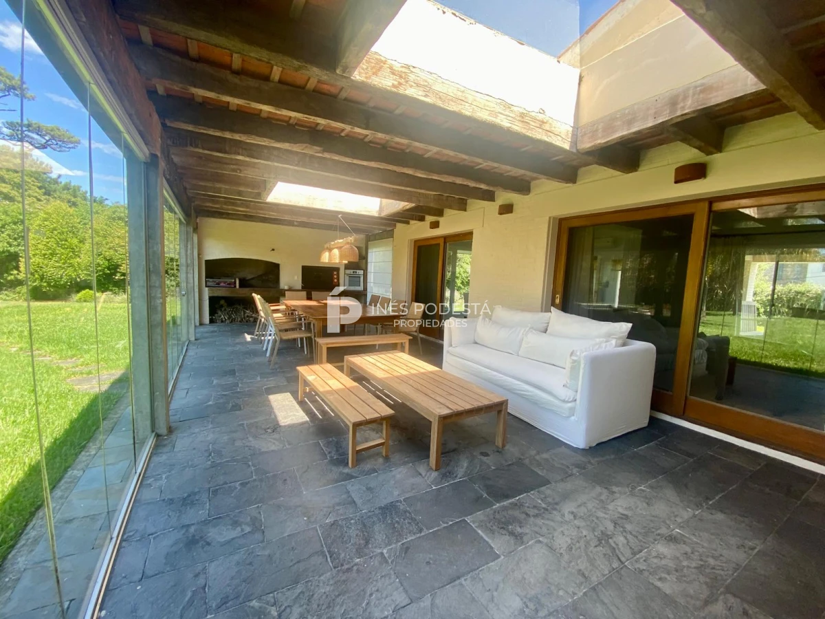 Casa ID.41257 - Alquiler 4 dormitorios y dependencia de servicio con piscina