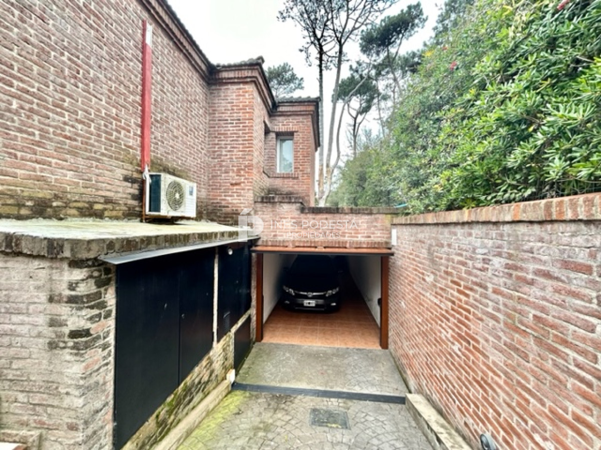 Casa ID.40003 - Muy buena casa en la mansa a 200 mts de la rambla con 3 suites