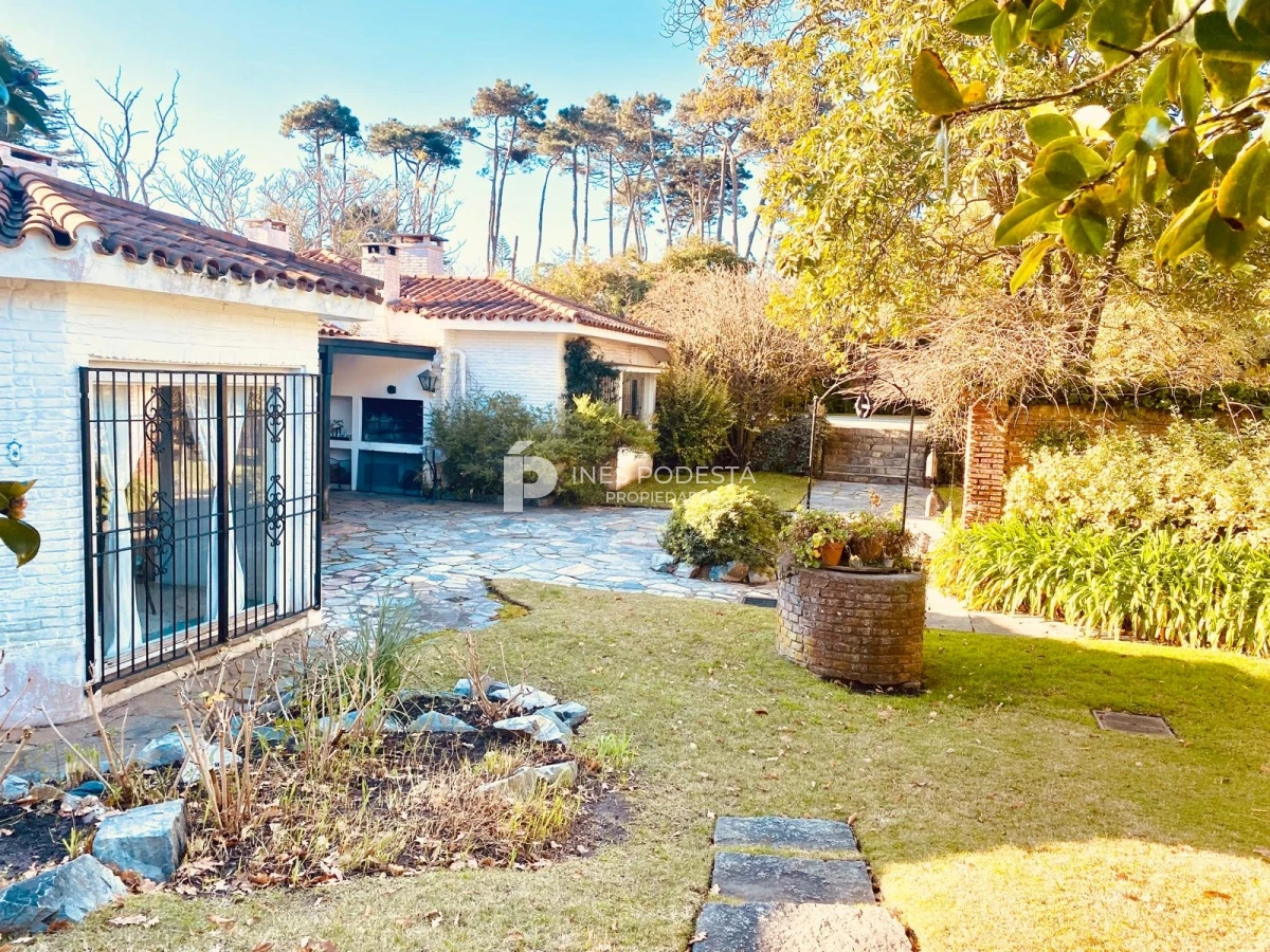 Casa ID.2112 - Alquiler en mansa 4 dormitorios y 3 baños 