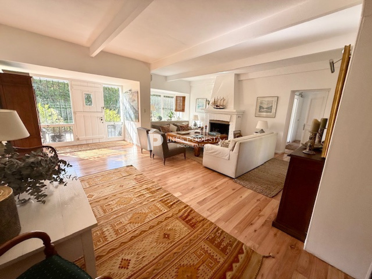 Casa ID.2112 - Alquiler en mansa 4 dormitorios y 3 baños 