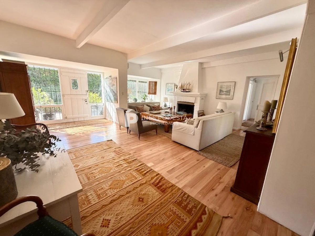Casa ID.2112 - Alquiler en mansa 4 dormitorios y 3 baños 
